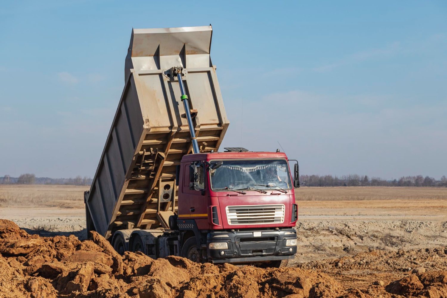 Dump truck anti tip